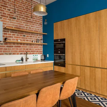 Park Praski Two-level By Bookinghost *