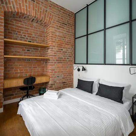 Park Praski Two-level By Bookinghost Warschau