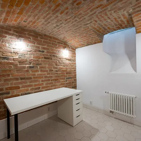 Park Praski Two-level By Bookinghost *